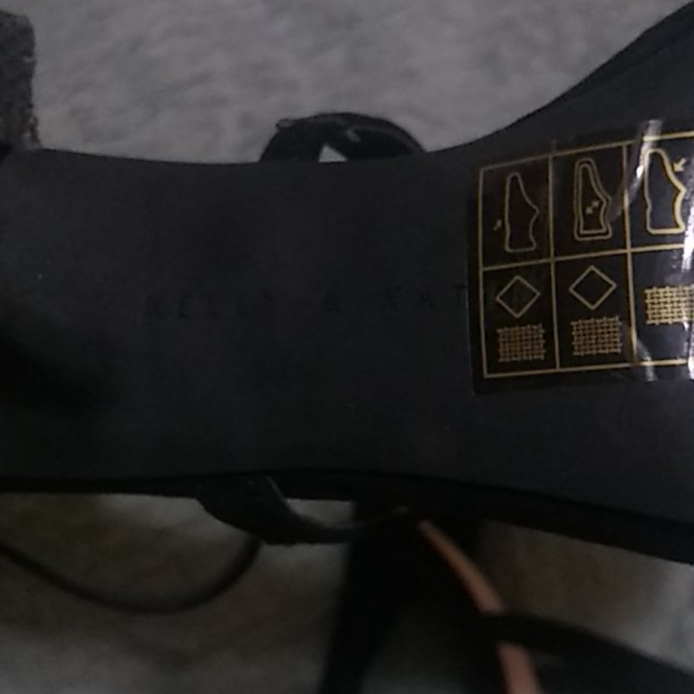 Shoes - Picture 7 of 8